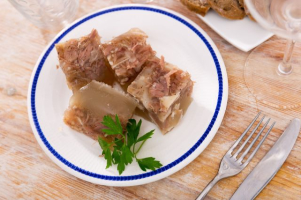 12+ блюд советской кухни, за которые стыдно — но мы всё равно их любим 12+ блюд советской кухни, за которые стыдно — но мы всё равно их любим